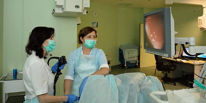 ผู้ป่วยจะทำการตรวจแบบ transrectal