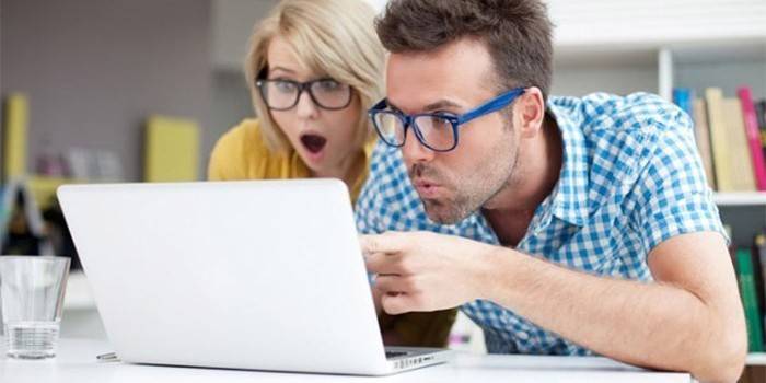 Jovens, em, um, laptop