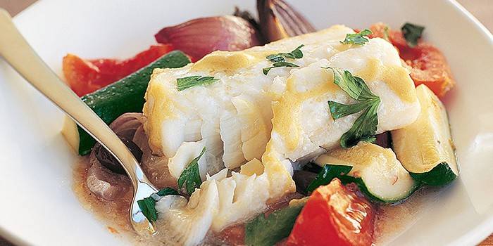 Pesce al vapore con verdure