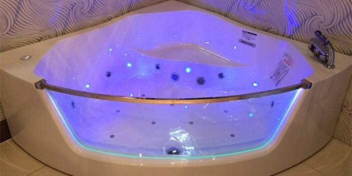 Vasca da bagno angolare in acrilico con idromassaggio retroilluminato