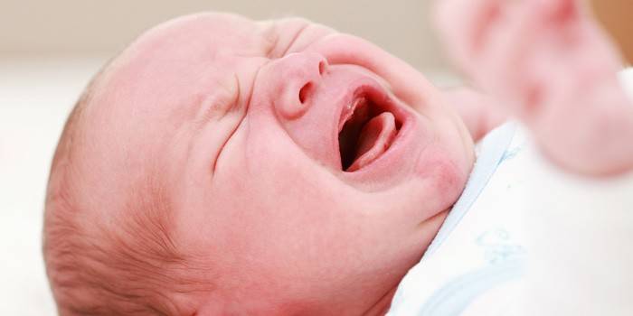 Le bébé pleure