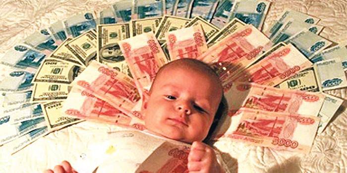 Bebelușul se află pe bancnote