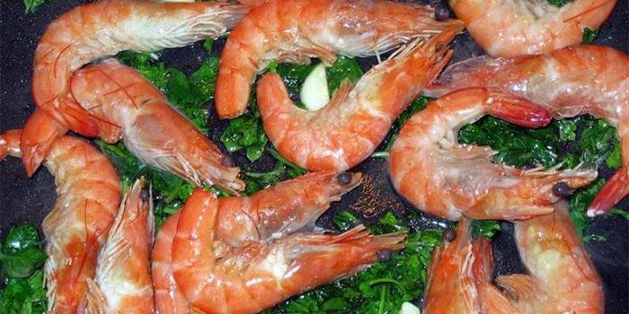 กุ้งกับกระเทียมและสมุนไพร