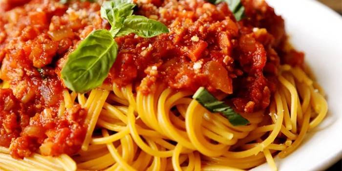 Soslu spagetti