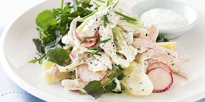 Insalata di pollo e ravanello