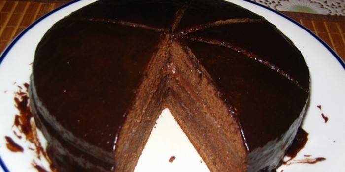 Klar Praha-kake på et fat