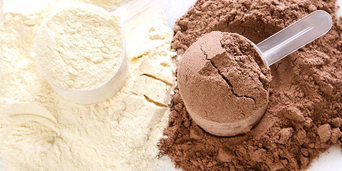 Plastik bardaklarda iki çeşit protein