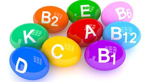 Bolas coloridas com ícones de vitaminas e drogas