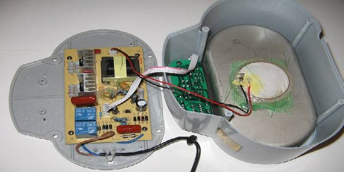 Dispositivo e circuito di un bagno ad ultrasuoni
