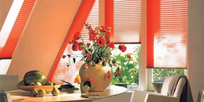 Cortinas de acordeão pregas em mansarda