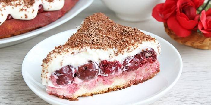 Vişneli ve ekşi kremalı Kefir keki