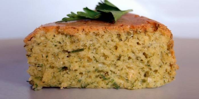 Ein Stück Käsekuchen mit Dill