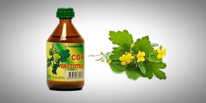 Suc de rostopasca într-o sticlă