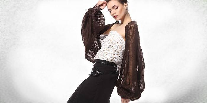 Spanisches Spitzen Cape