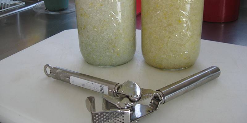 Garlic tincture