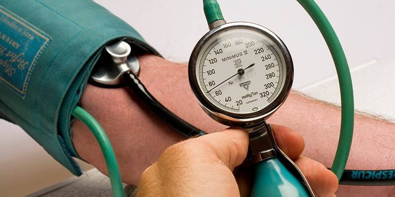 Niedriger Blutdruck am Tonometer