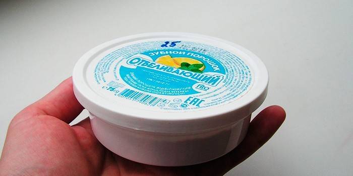 Poudre de dent