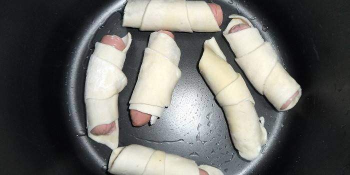 Xúc xích trong bột đa nhân