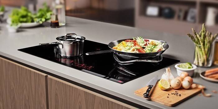 Cooktop ที่รวมอยู่ในห้องครัว
