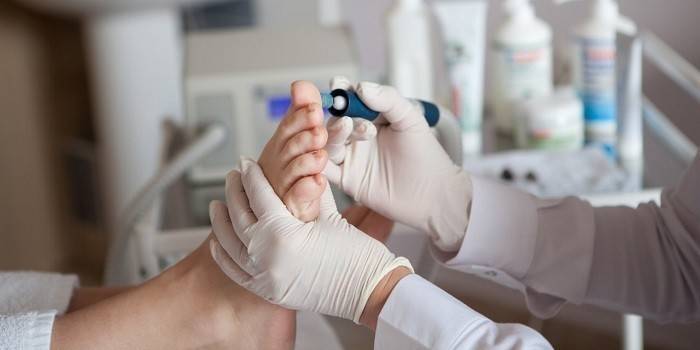 Conduire une pédicure médicale