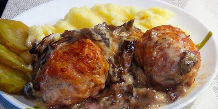 Fleisch mit Pilzsauce