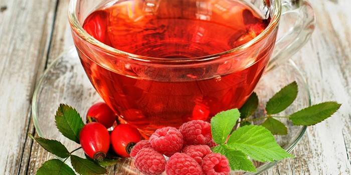 Nước hoa hồng và truyền quả mâm xôi