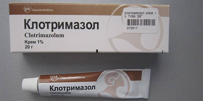 Ambalajda Clotrimazole kremi