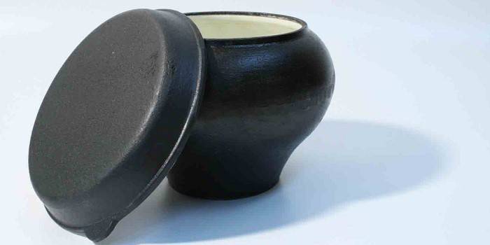 Panela de ferro fundido e panela sem alça