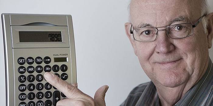 Om cu un calculator