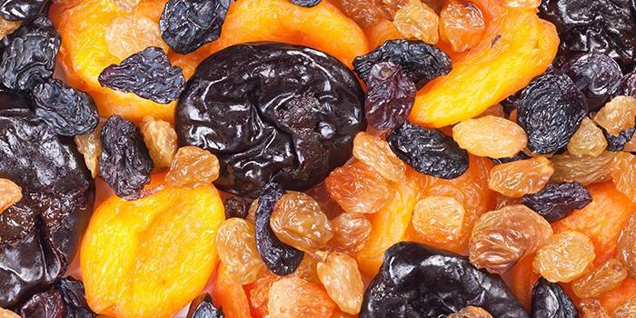Raisins secs, abricots secs, pruneaux