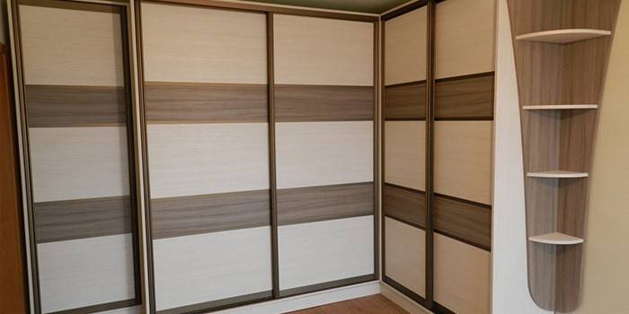 มุมขนาดใหญ่ของ chipboard