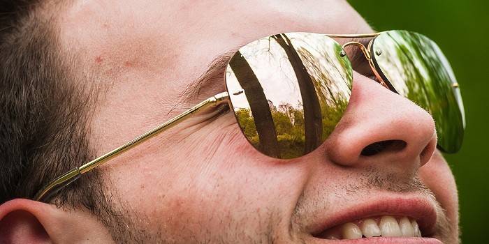 رجل ذو نظارات راي بان 3449 Highstreet Aviator 001 / 2Y