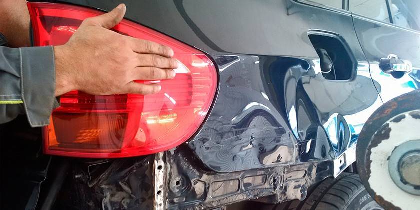 Réparation de voiture dans un accident