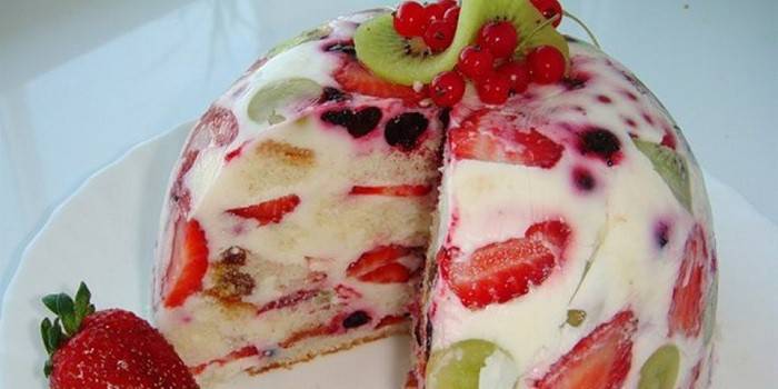 Mousse torta bogyókkal