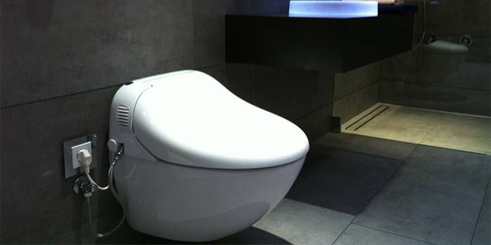 Kompakt beépített WC mikroliftekkel
