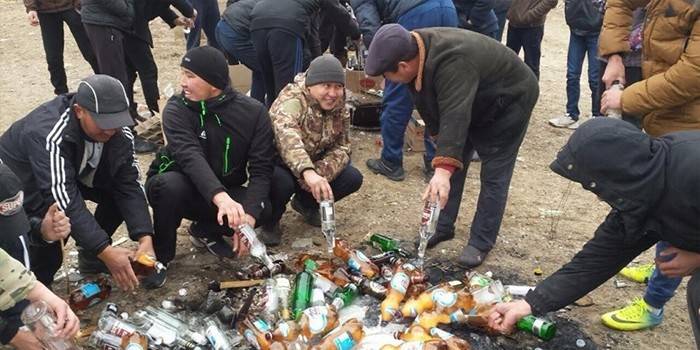 Oamenii reciclează alcoolul