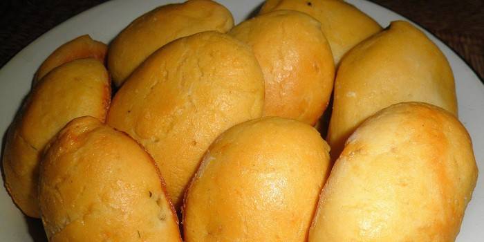 Bột ngô làm sẵn trong một cái đĩa