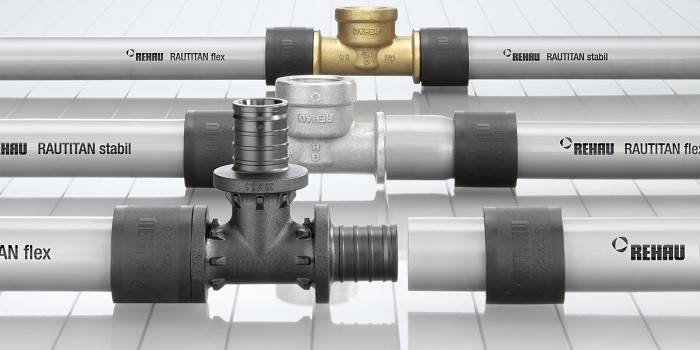 Rehau Pipe Fitinguri