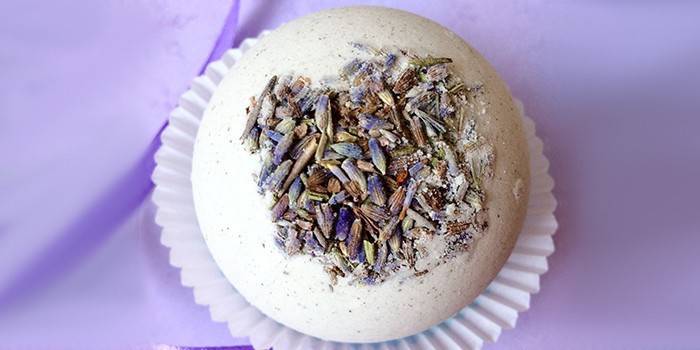 Bomba da bagno alla lavanda pronta