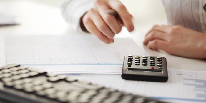 Calculatrice, clavier et documents