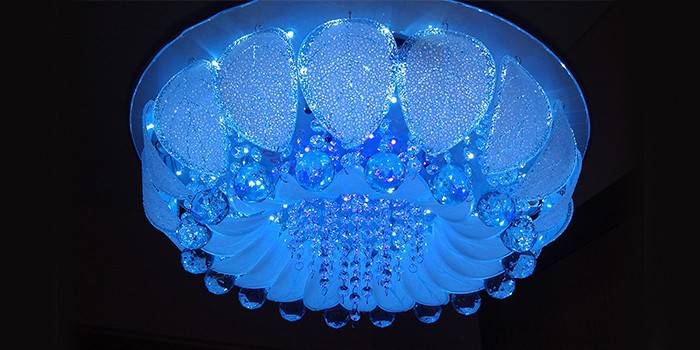 Lampa de tavan