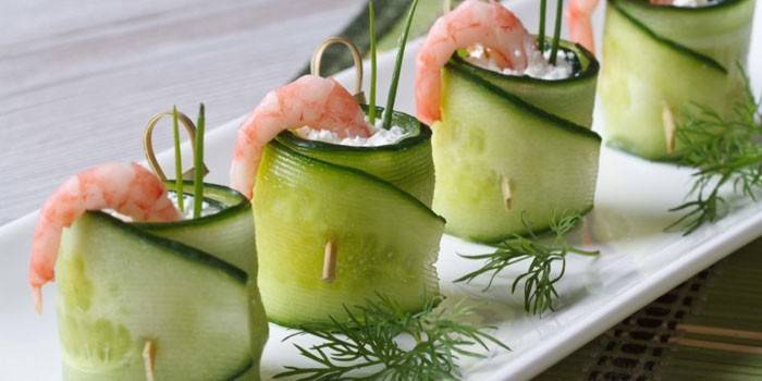 Canapés de camarones en escabeche