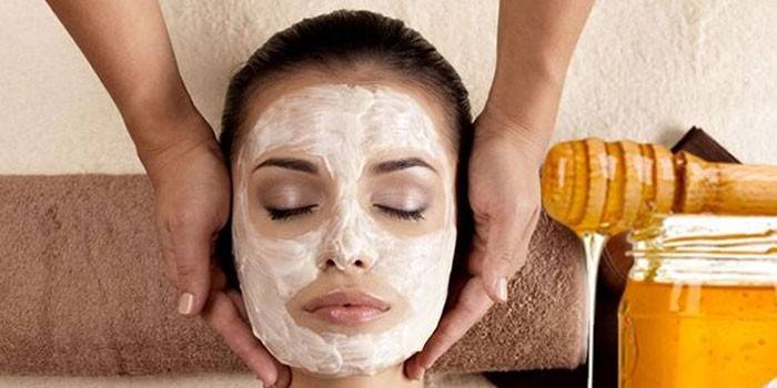 Maschera per combattere i primi segni dell'invecchiamento