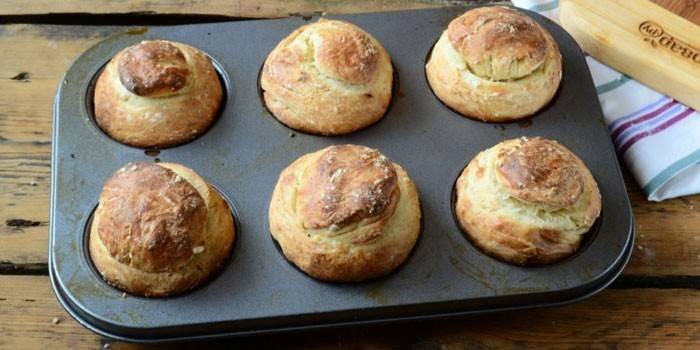 Brioche làm sẵn trong hình dạng