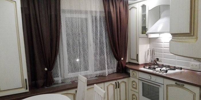 Декорација отвора прозора