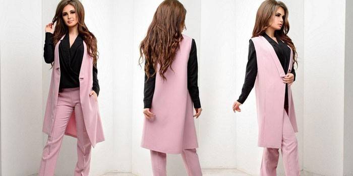 Rose avec un gilet