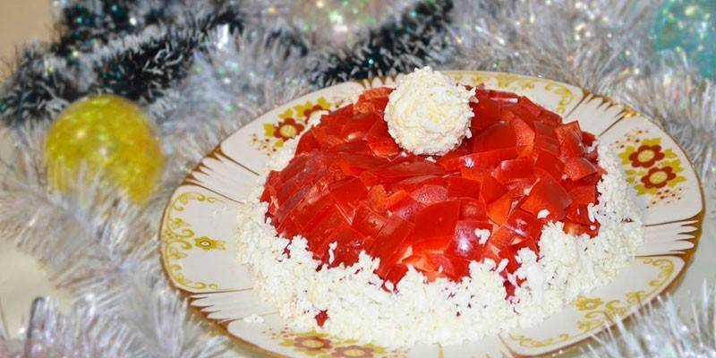 Мала црвена јакна са бибером