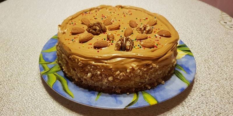 Với bánh ngọt