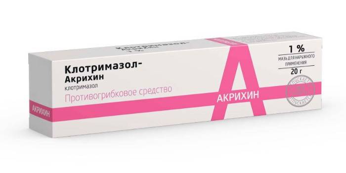 Thuốc mỡ Clotrimazole trong gói