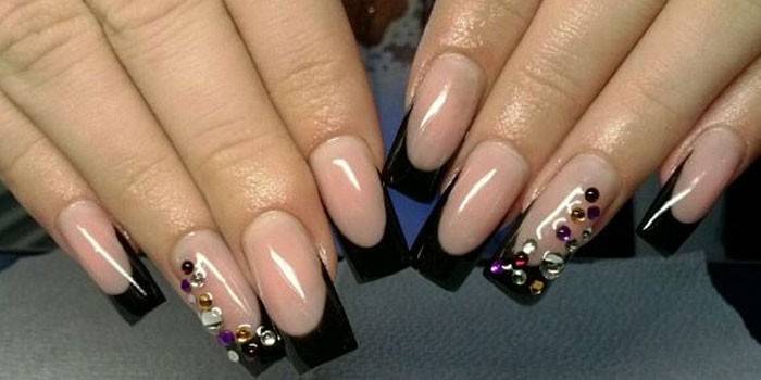 Jaqueta negra amb strass